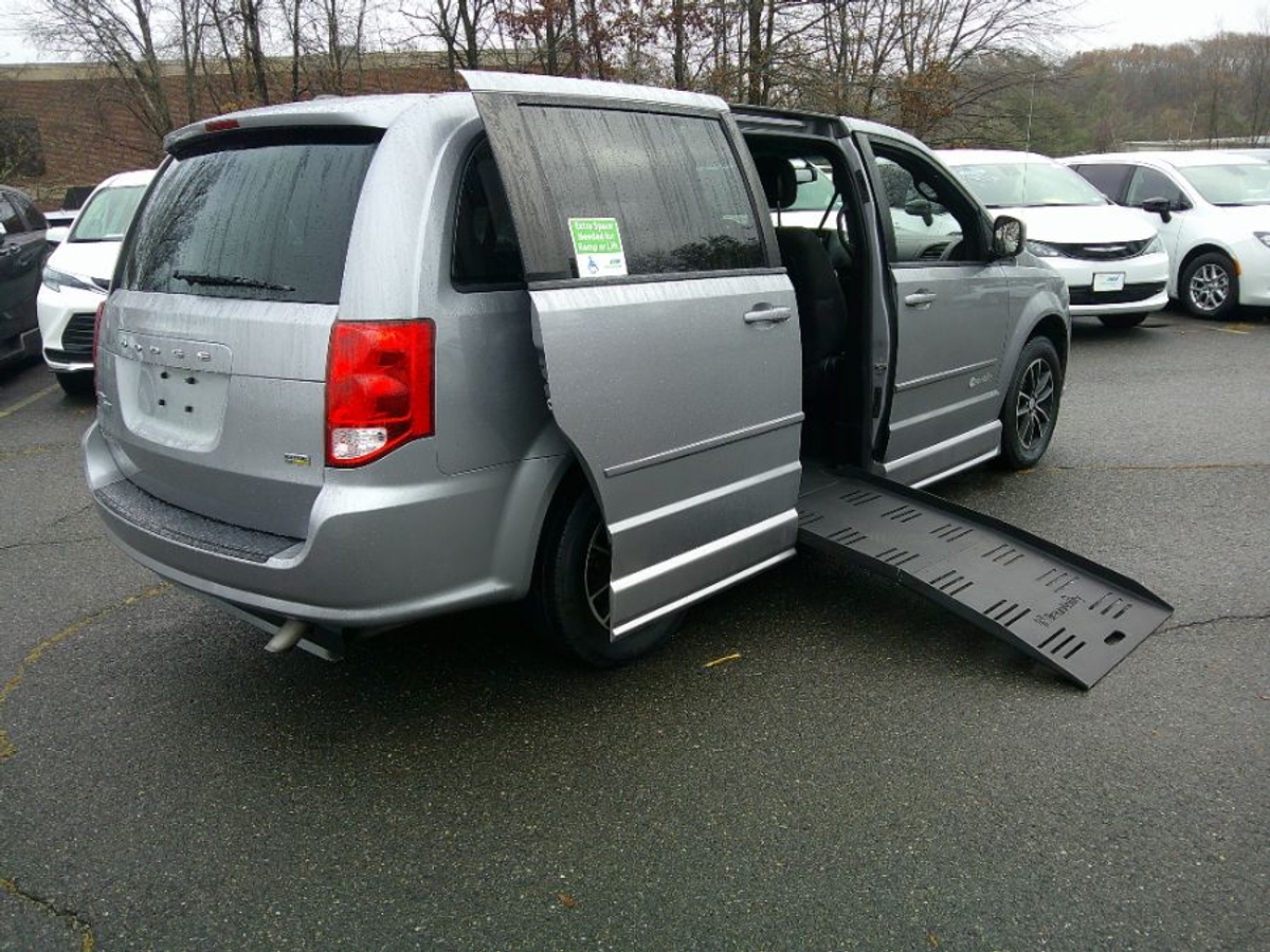 2015 DODGE GRAND CARAVAN - Image 3