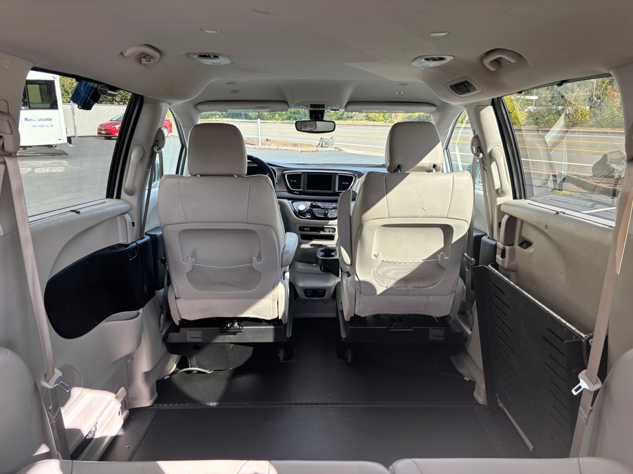 Used 2018 Chrysler Pacifica Touring L - BraunAbility Side Entry Fold Out Automatic Ramp