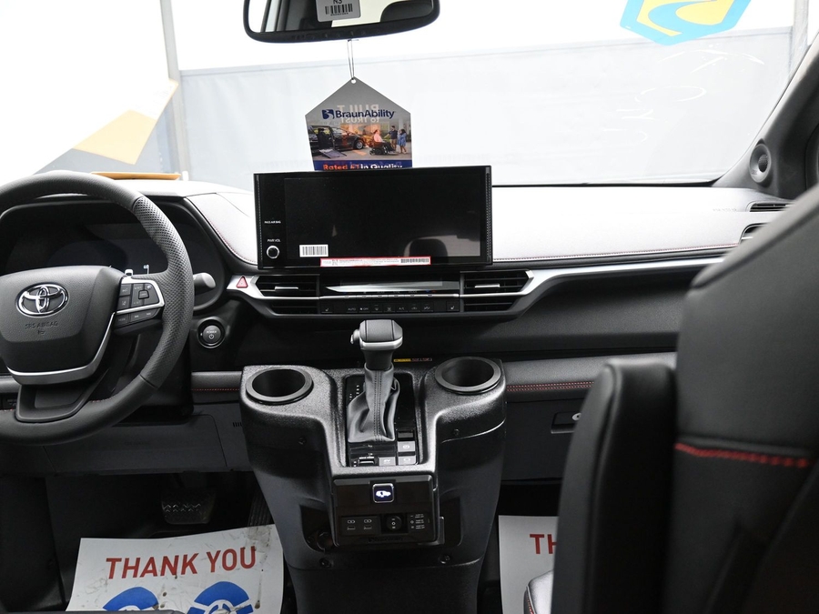 New 2025 Toyota Sienna Hybrid XSE Sport - BraunAbility Side Entry Entry In Floor Automatic Ramp