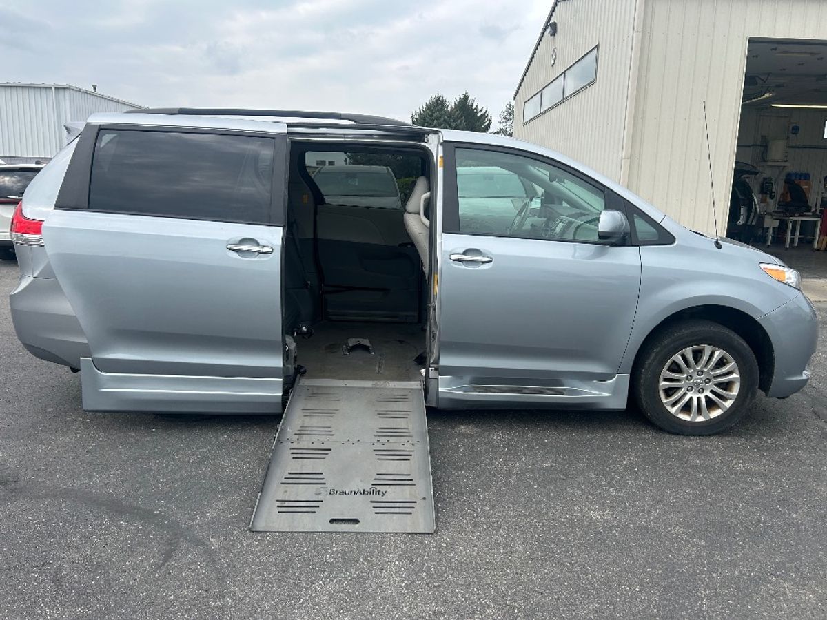 2014 Toyota Sienna XLE