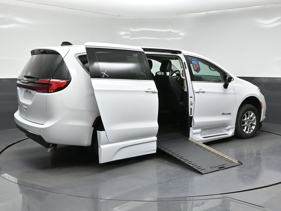 Used 2024 Chrysler Pacifica Touring L - BraunAbility Side Entry In Floor Automatic Ramp