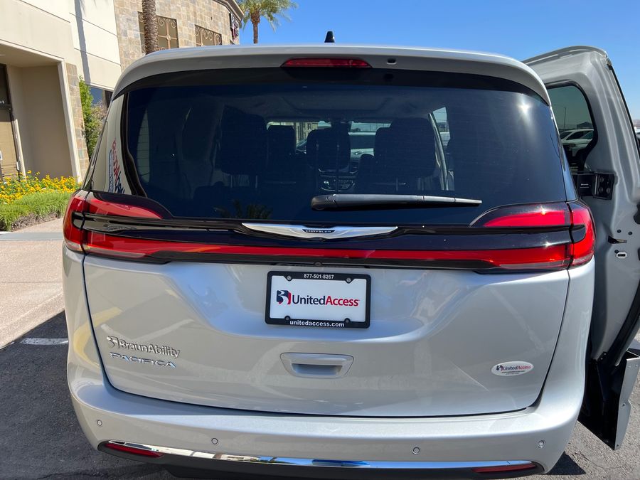 Used 2024 Chrysler Pacifica Touring L Plus - BraunAbility Side Entry Entry Fold Out Automatic Ramp