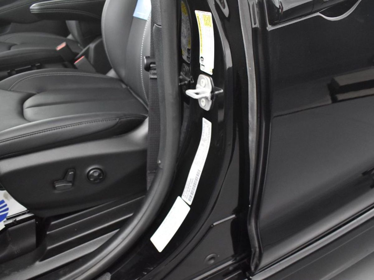 2025 CHRYSLER PACIFICA - Image 17