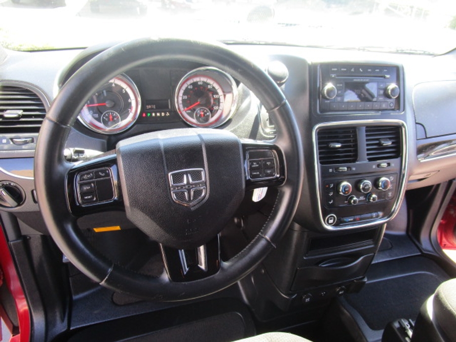 Used 2015 Dodge Grand Caravan SE - BraunAbility Side Entry Entry Fold Out Automatic Ramp