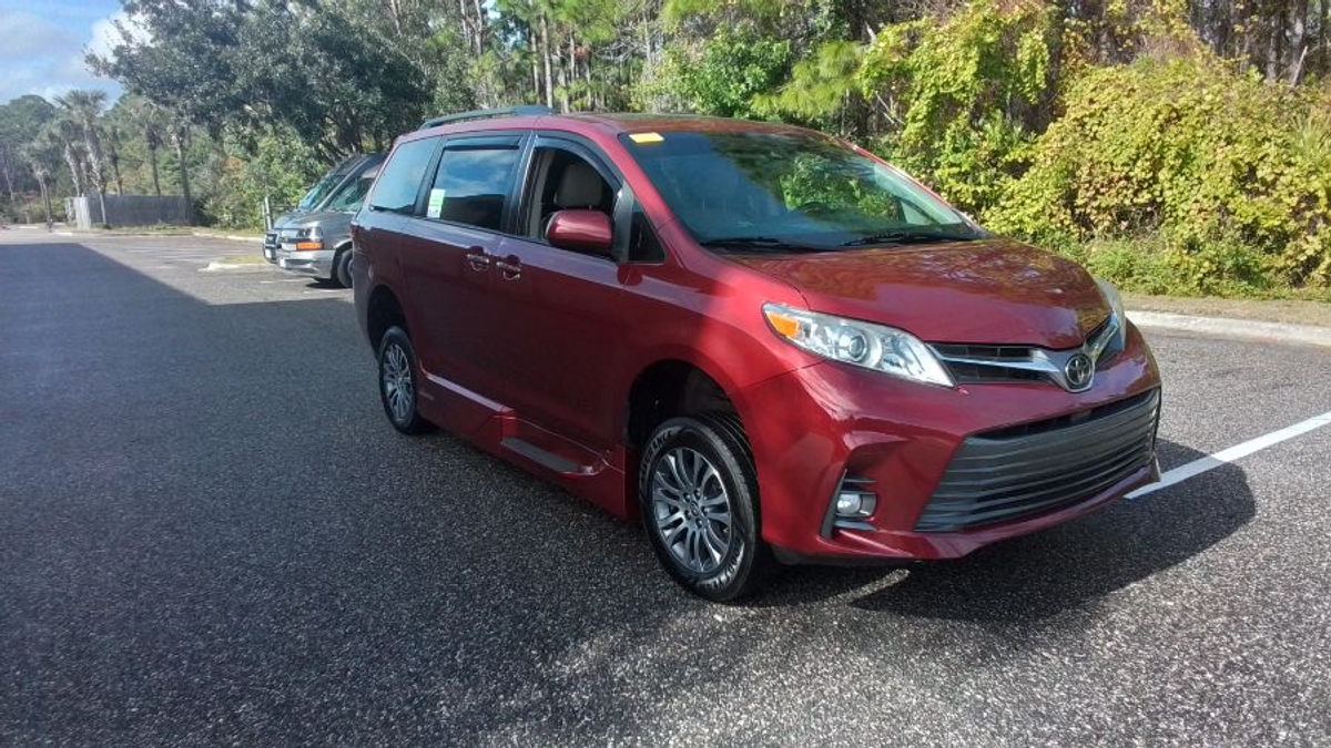 2019 TOYOTA SIENNA - Image 11