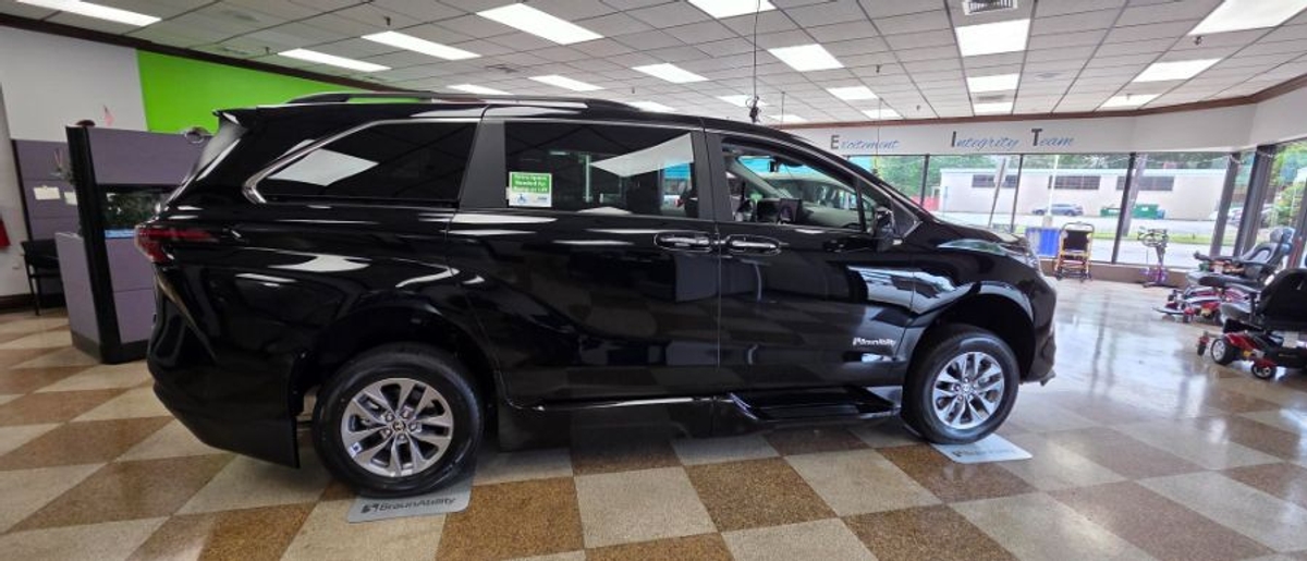 2025 TOYOTA SIENNA - Image 13