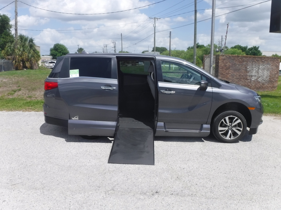 Grey Honda Odyssey image number 8
