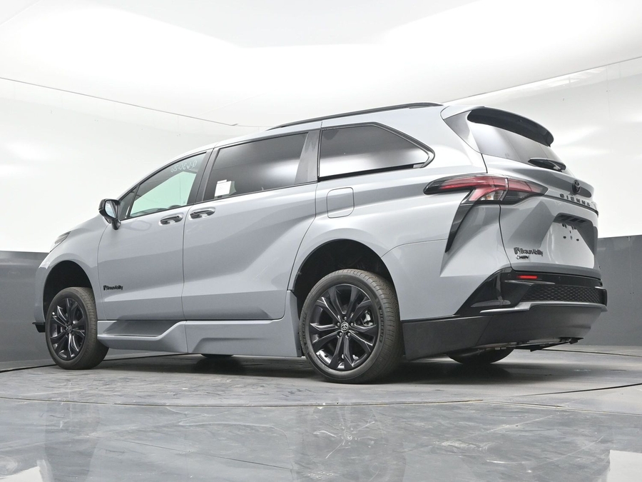 New 2026 Toyota Sienna XSE Sport - BraunAbility Side Entry In Floor Automatic Ramp