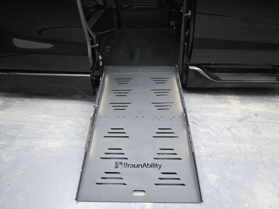 Black Toyota Sienna image number 10