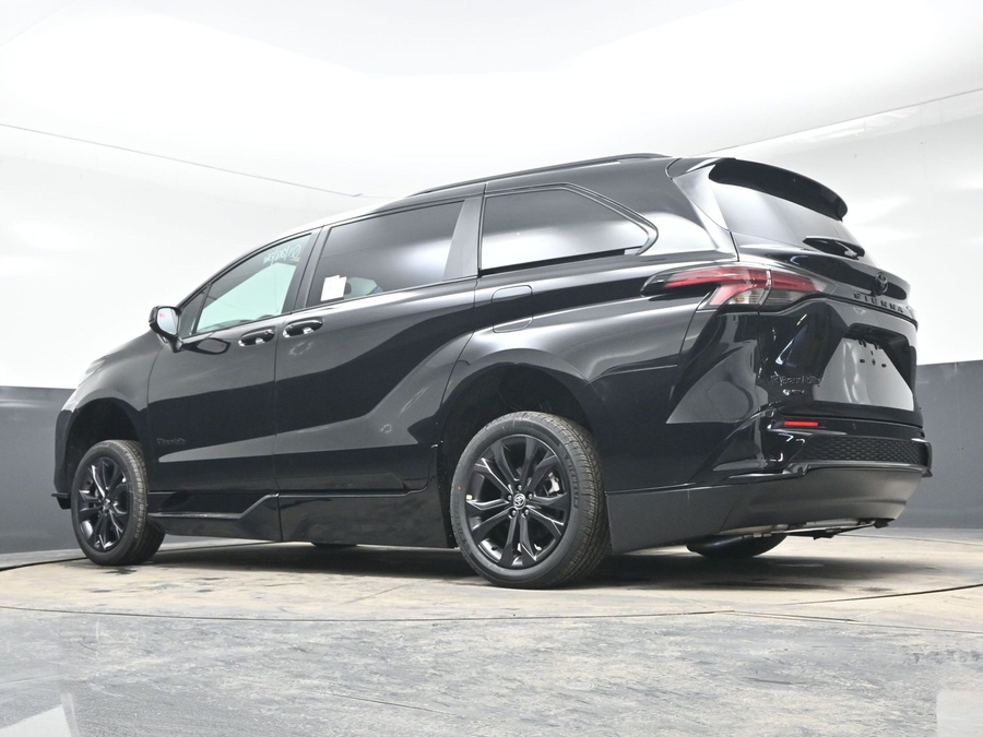 New 2026 Toyota Sienna Hybrid XSE Sport - BraunAbility Side Entry Entry In Floor Automatic Ramp