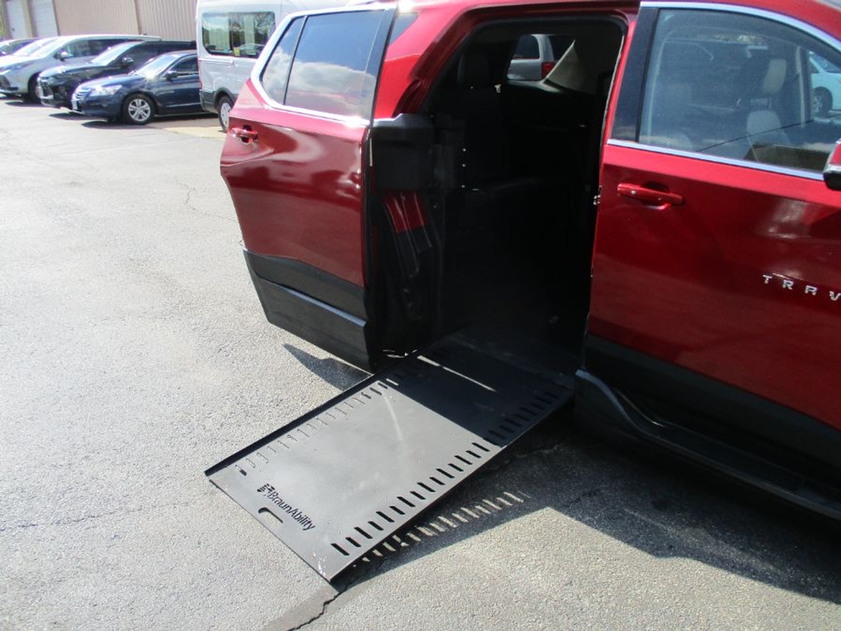 2020 CHEVROLET TRAVERSE - Image 2