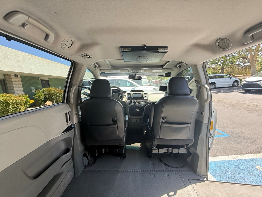 Used 2014 Toyota Sienna SE - VMI Side Entry Entry In Floor Automatic Ramp