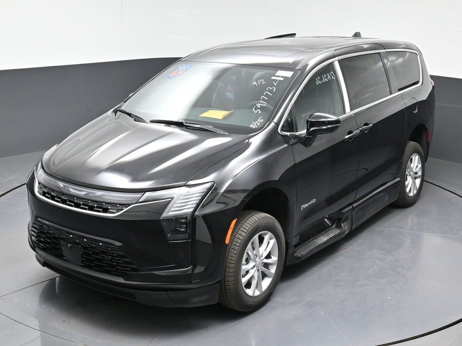 New 2027 Chrysler Pacifica Select Plus - BraunAbility Side Entry Fold Out Automatic Ramp
