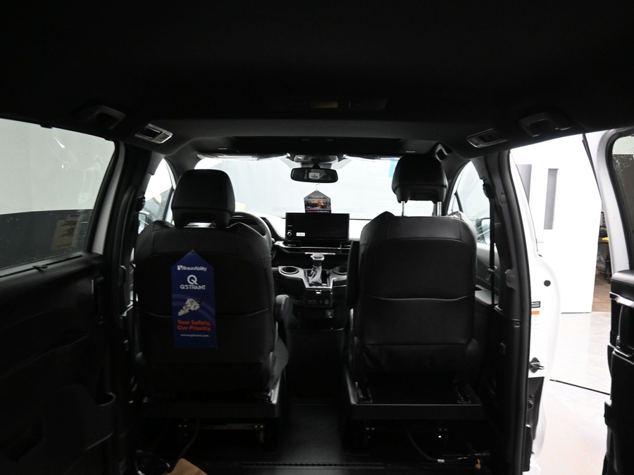 New 2026 Toyota Sienna Hybrid XSE Sport - BraunAbility Side Entry In Floor Automatic Ramp