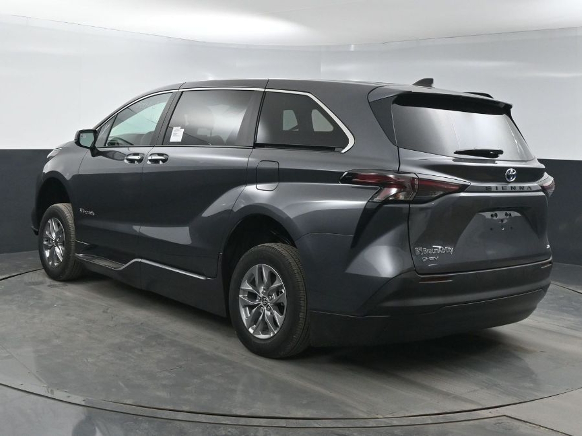 2025 TOYOTA SIENNA - Image 7