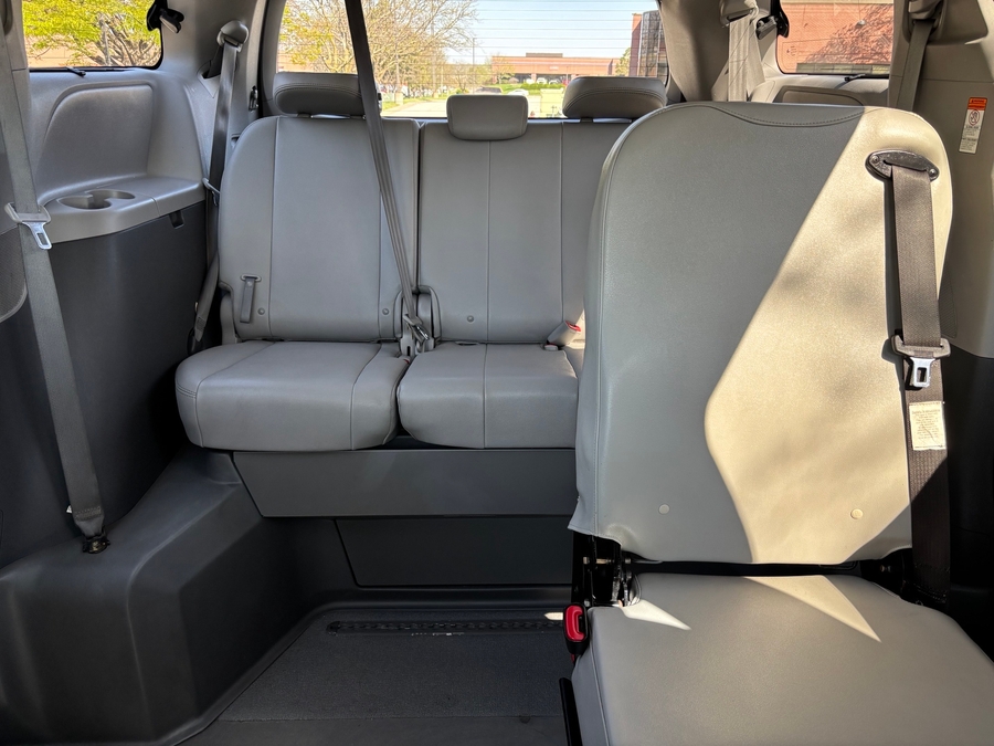 Used 2018 Toyota Sienna XLE - VMI Side Entry Entry In Floor Manual Ramp