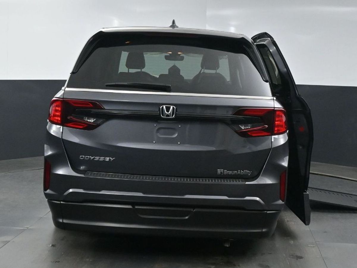 Grey Honda Odyssey image number 6