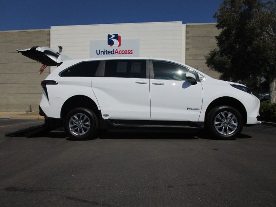 New 2025 Toyota Sienna Hybrid LE - BraunAbility Commercial Rear Entry Entry Fold Out Manual Ramp