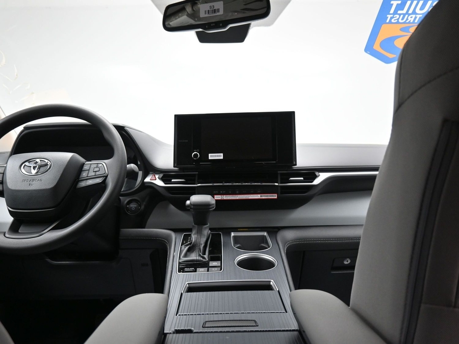 New 2026 Toyota Sienna Hybrid LE - BraunAbility Commercial Rear Entry Entry Fold Out Manual Ramp