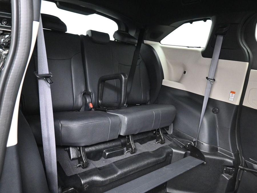 New 2025 Toyota Sienna Hybrid Platinum - BraunAbility Side Entry Entry Fold Out Automatic Ramp