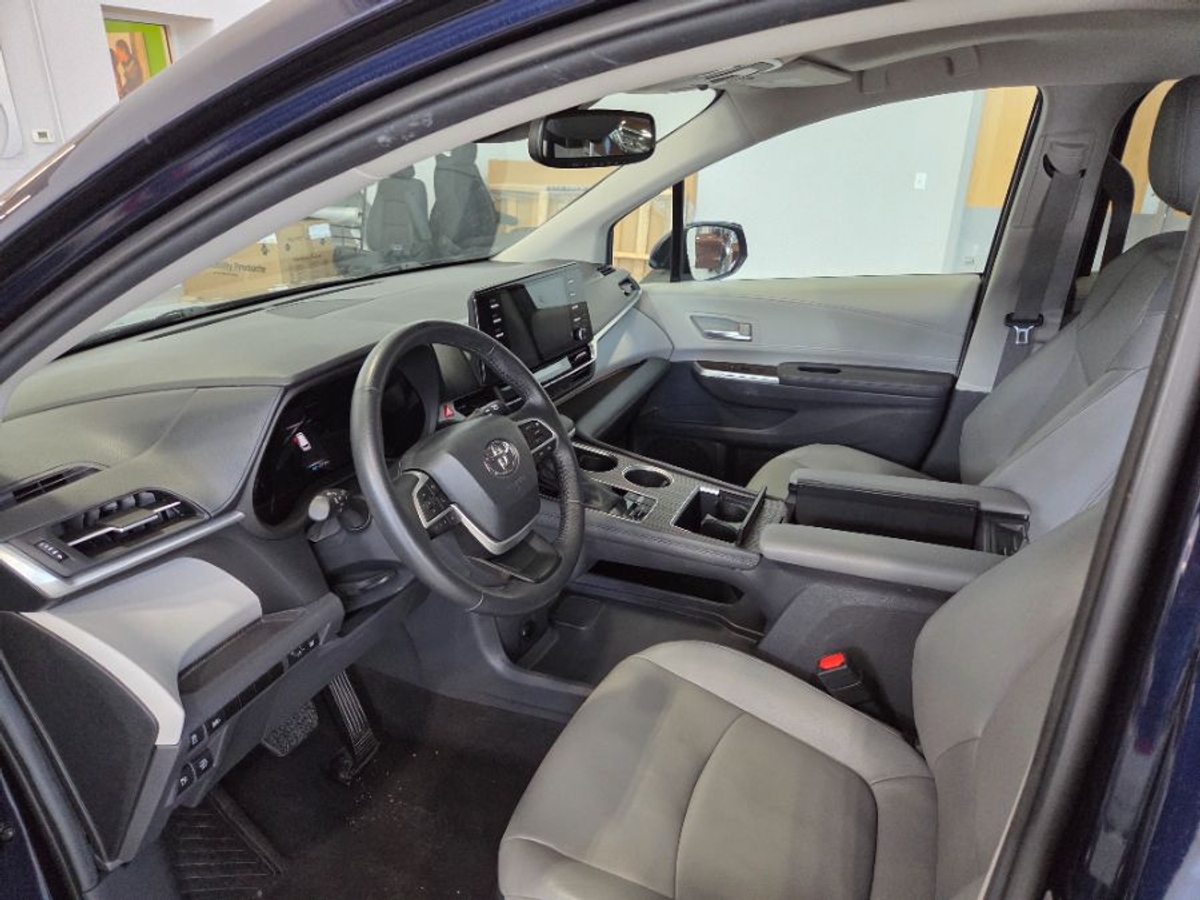 2024 TOYOTA SIENNA - Image 5