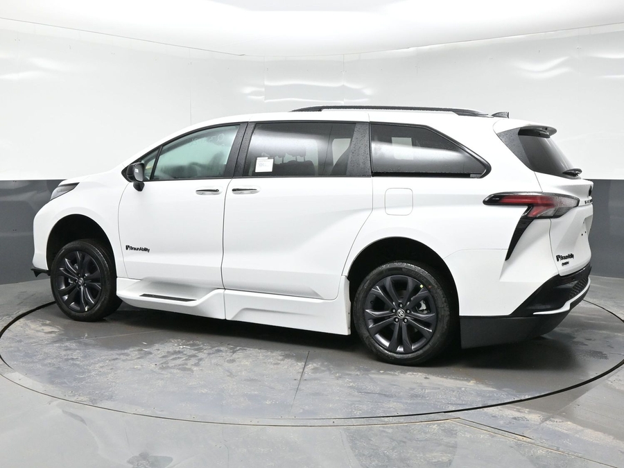 New 2026 Toyota Sienna Hybrid XSE Sport - BraunAbility Side Entry Entry Fold Out Automatic Ramp