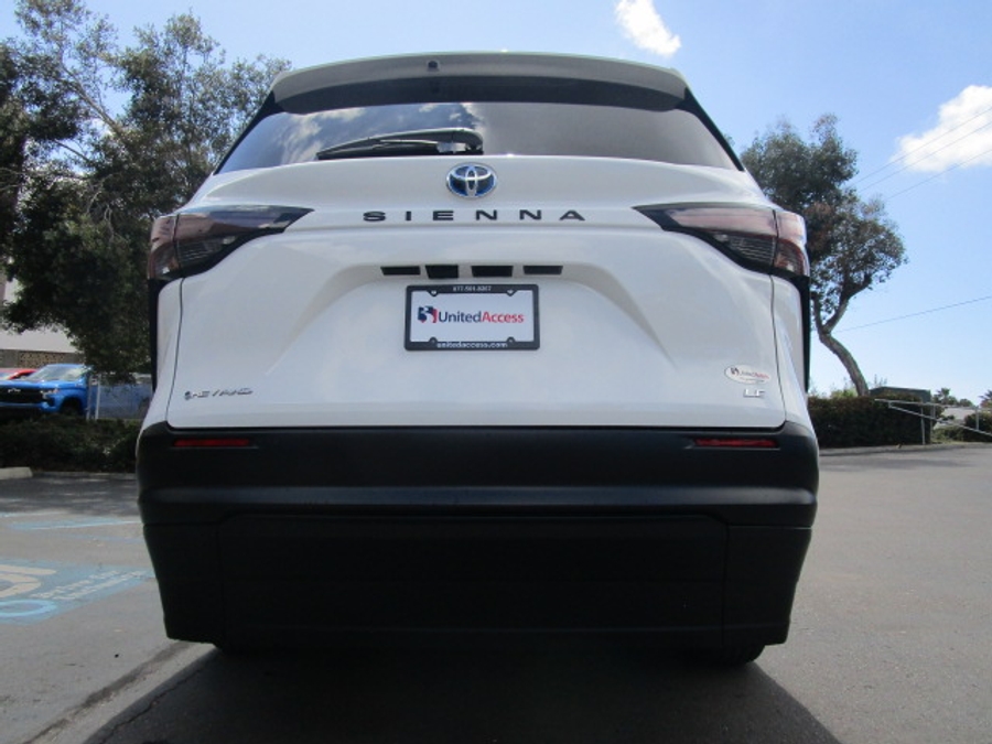 New 2025 Toyota Sienna Hybrid LE AWD w MID ROW - Vantage Mobility Commercial Side Entry Entry In Floor Manual Ramp