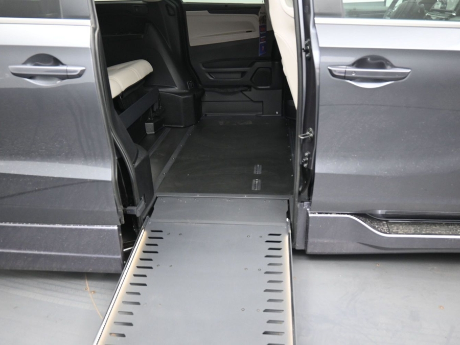 New 2026 Honda Odyssey EX-L - BraunAbility Side Entry In Floor Automatic Ramp
