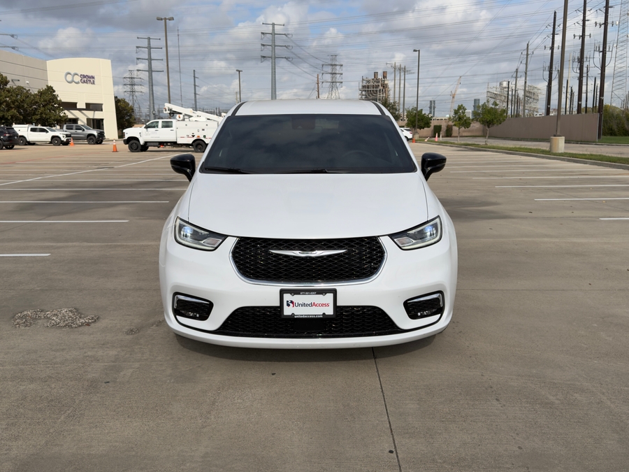 Used 2024 Chrysler Pacifica Touring - DRIVERGE Rear Entry Entry Fold Out Manual Ramp