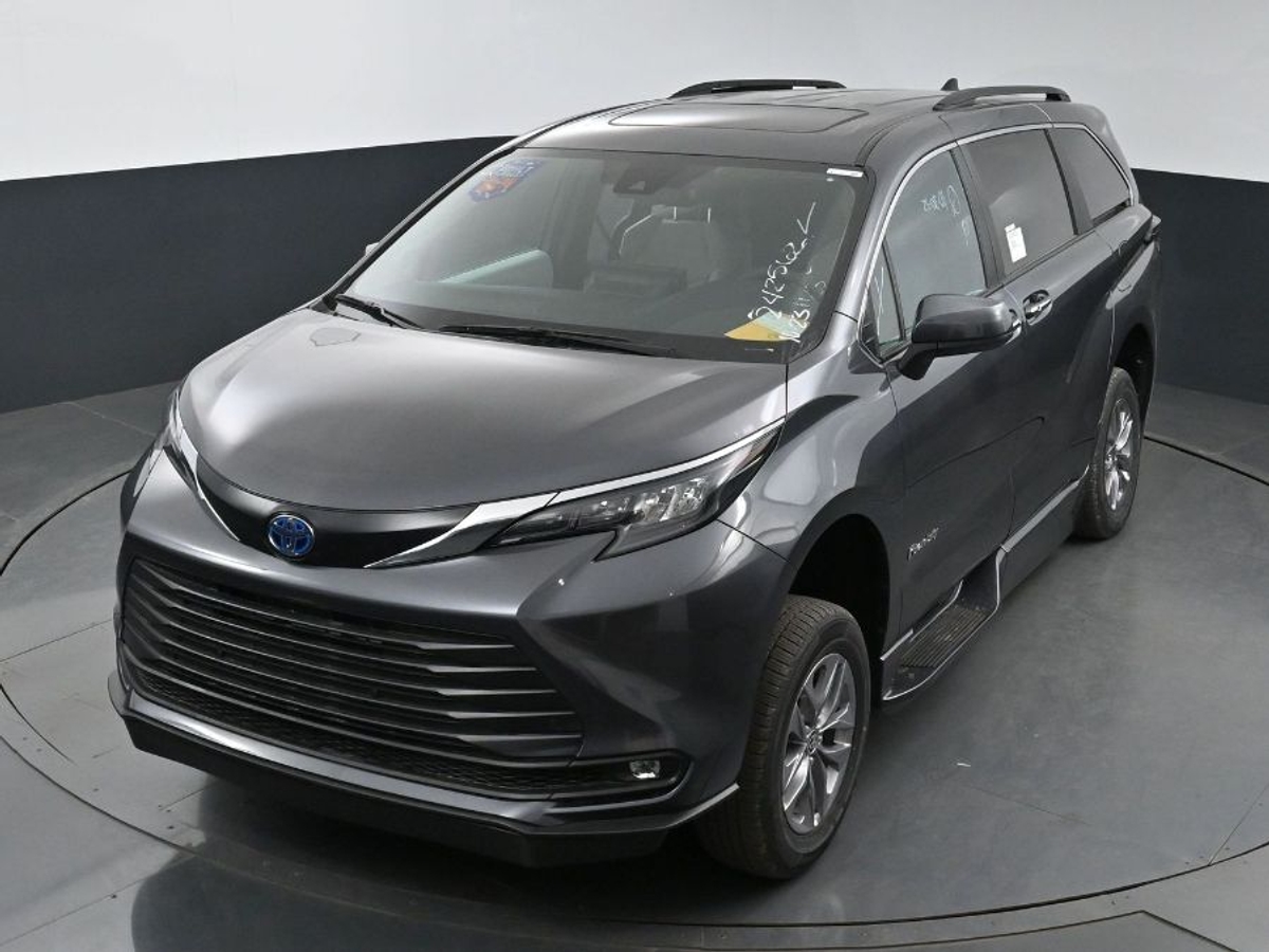 2025 TOYOTA SIENNA - Image 23