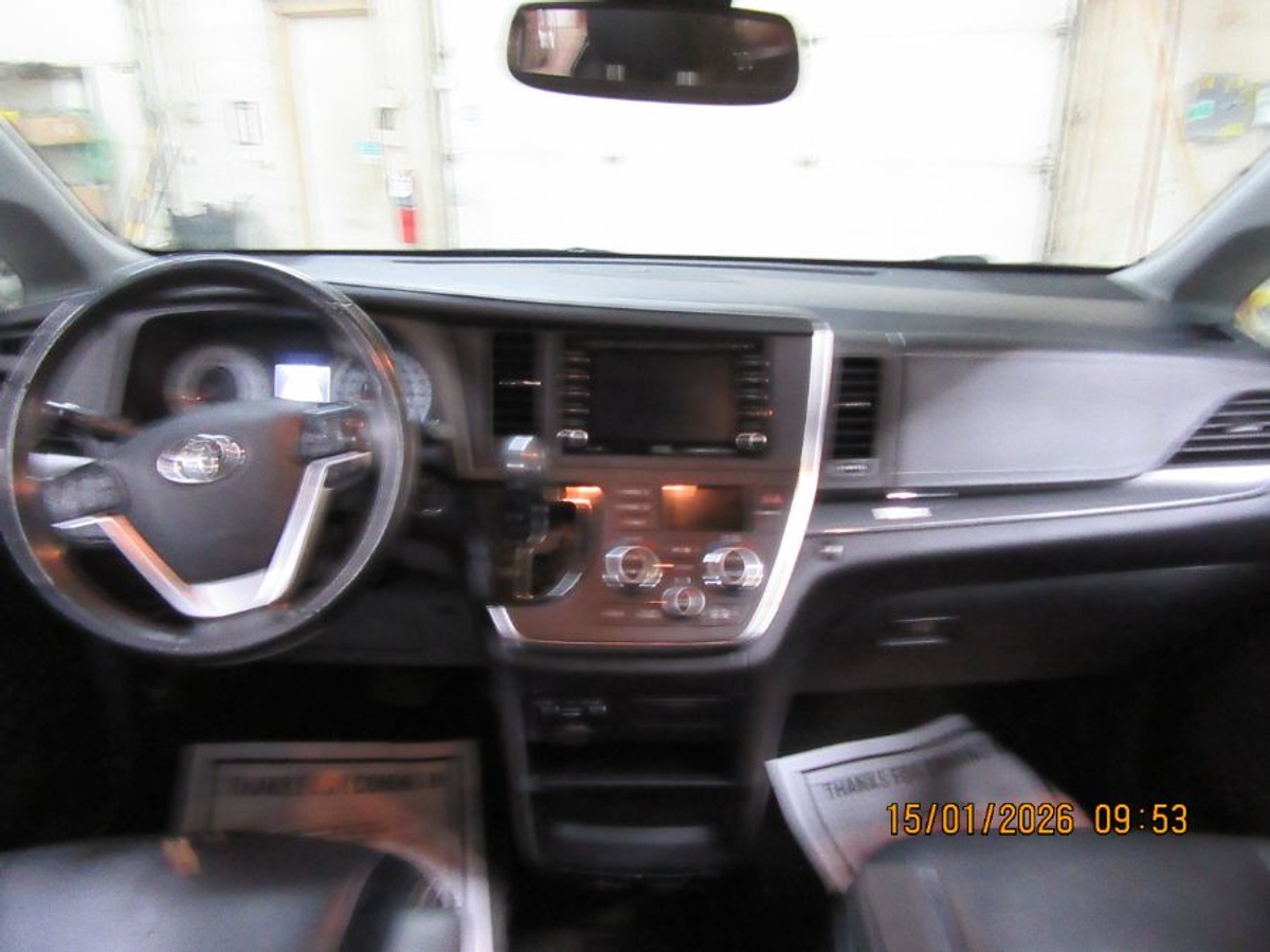 2019 TOYOTA SIENNA - Image 8