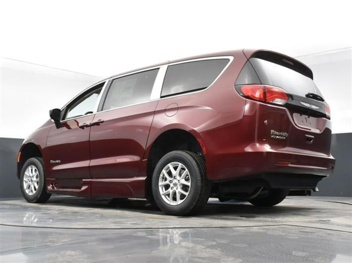 2023 CHRYSLER VOYAGER - Image 18