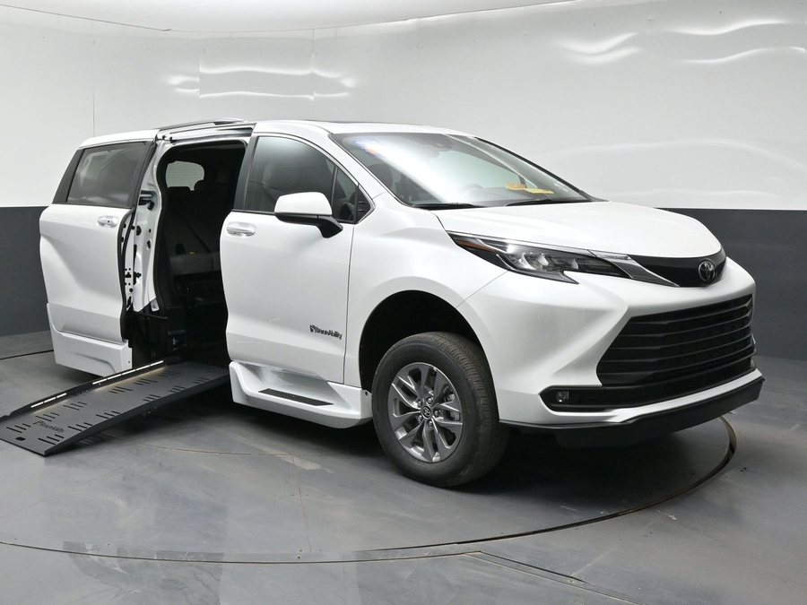 White Toyota Sienna with Side Entry Automatic Fold Out ramp