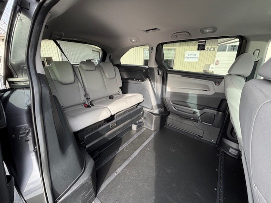 Used 2024 Honda Odyssey EX-L - BraunAbility Side Entry Entry In Floor Automatic Ramp