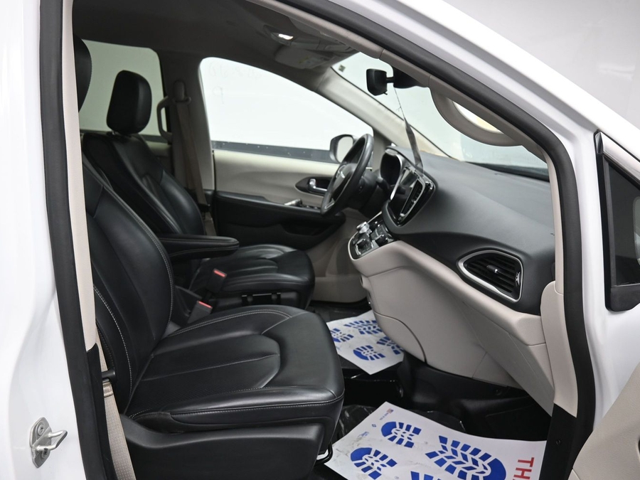 Used 2023 Chrysler Pacifica Touring L - BraunAbility Side Entry Fold Out Automatic Ramp