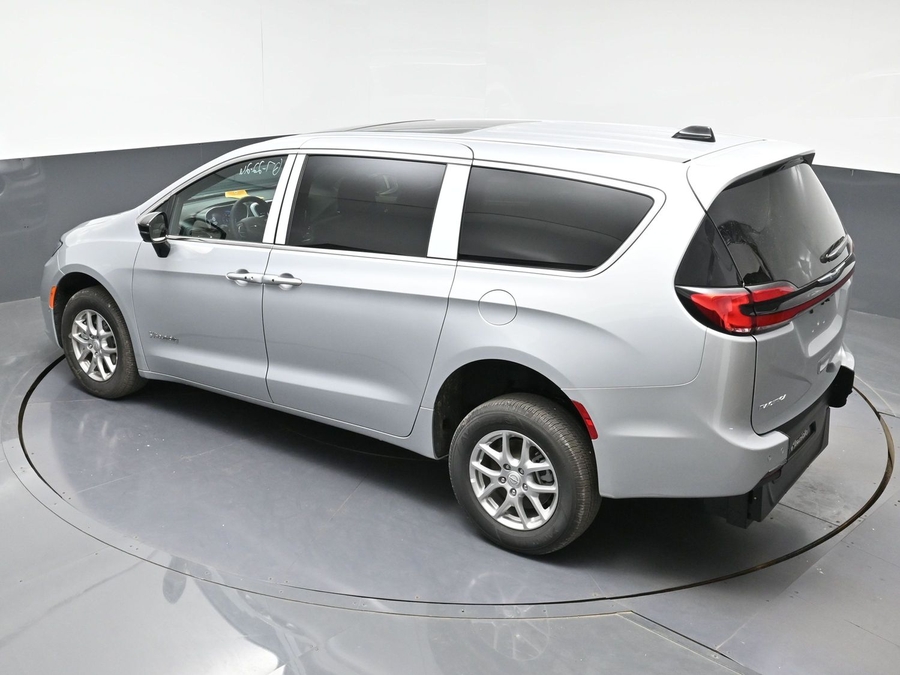 2026 Chrysler Pacifica Select - Photo 21