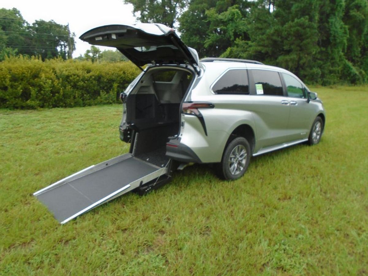 2024 TOYOTA SIENNA - Image 13