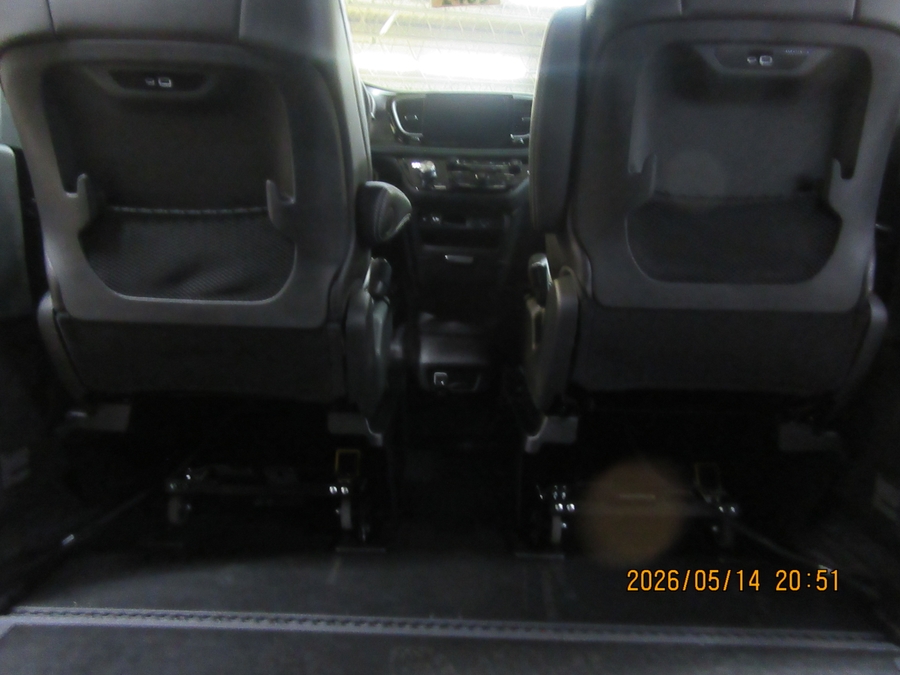 Blue Chrysler Pacifica image number 23