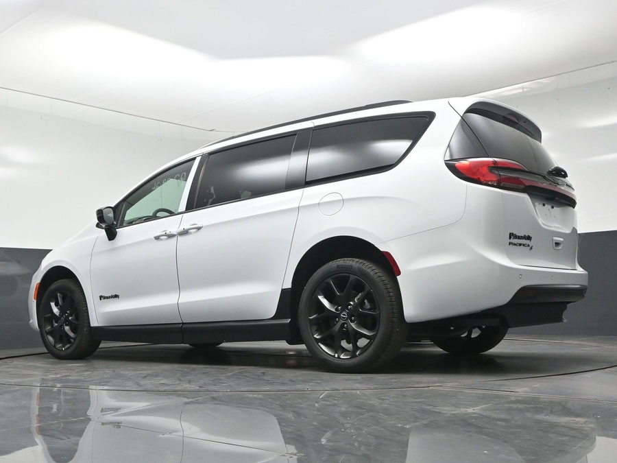 New 2026 Chrysler Pacifica Select Sport - BraunAbility Side Entry Fold Out Manual Ramp