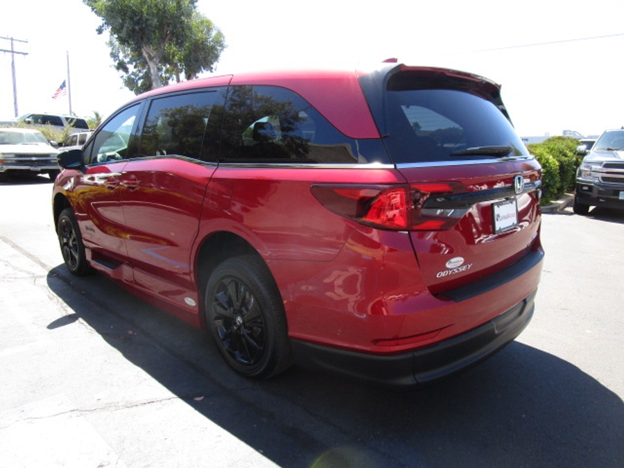 New 2026 Honda Odyssey Sport - BraunAbility Side Entry In Floor Automatic Ramp