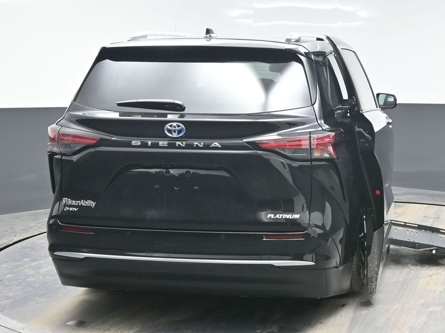 Black Toyota Sienna image number 5
