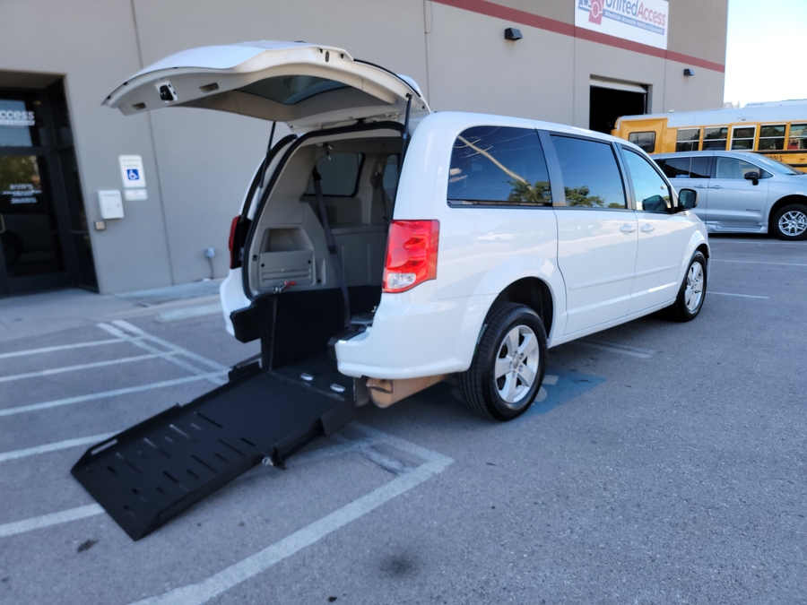 Used 2017 Dodge Grand Caravan SE - Manufacturer Rear Entry Entry Fold Out Manual Ramp