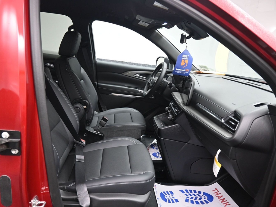 Red Chevrolet Traverse image number 6