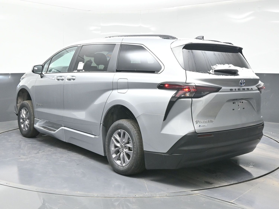 New 2025 Toyota Sienna Hybrid XLE Plus - BraunAbility Side Entry Entry Fold Out Automatic Ramp