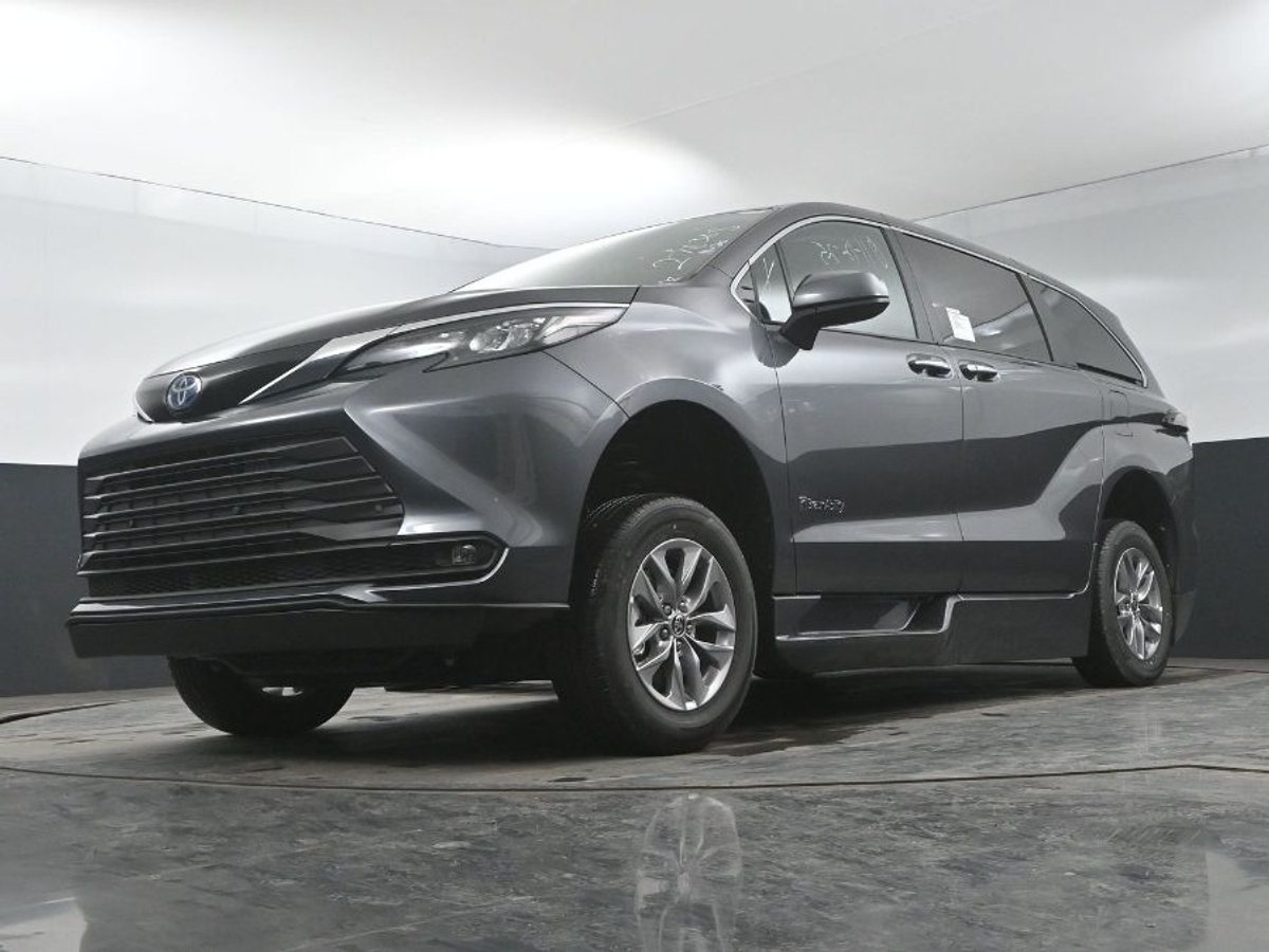 2025 TOYOTA SIENNA - Image 20