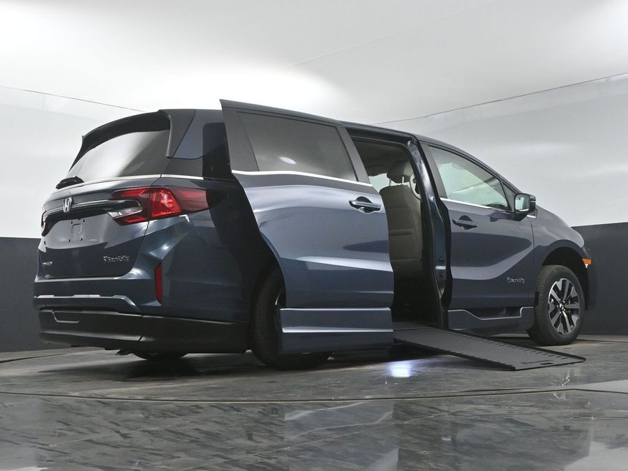 New 2025 Honda Odyssey EX-L - BraunAbility Side Entry Entry In Floor Automatic Ramp