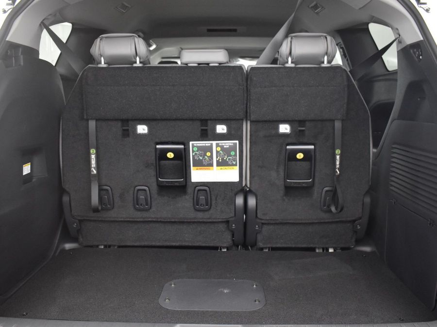 New 2025 Toyota Sienna Hybrid XLE Base - BraunAbility Side Entry Entry In Floor Automatic Ramp