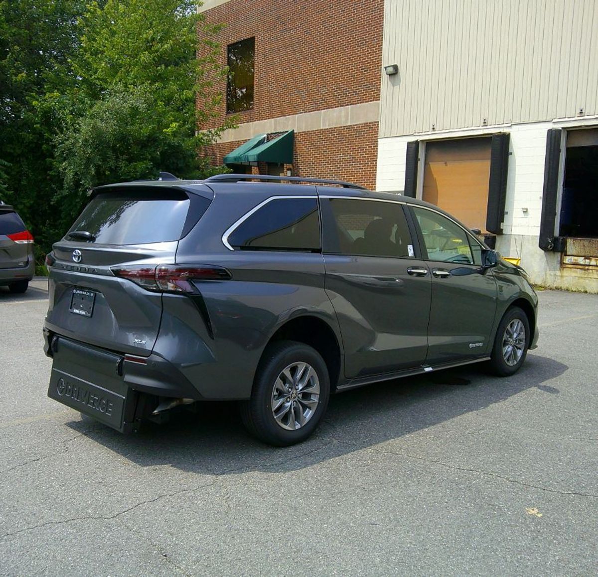 2025 TOYOTA SIENNA - Image 3