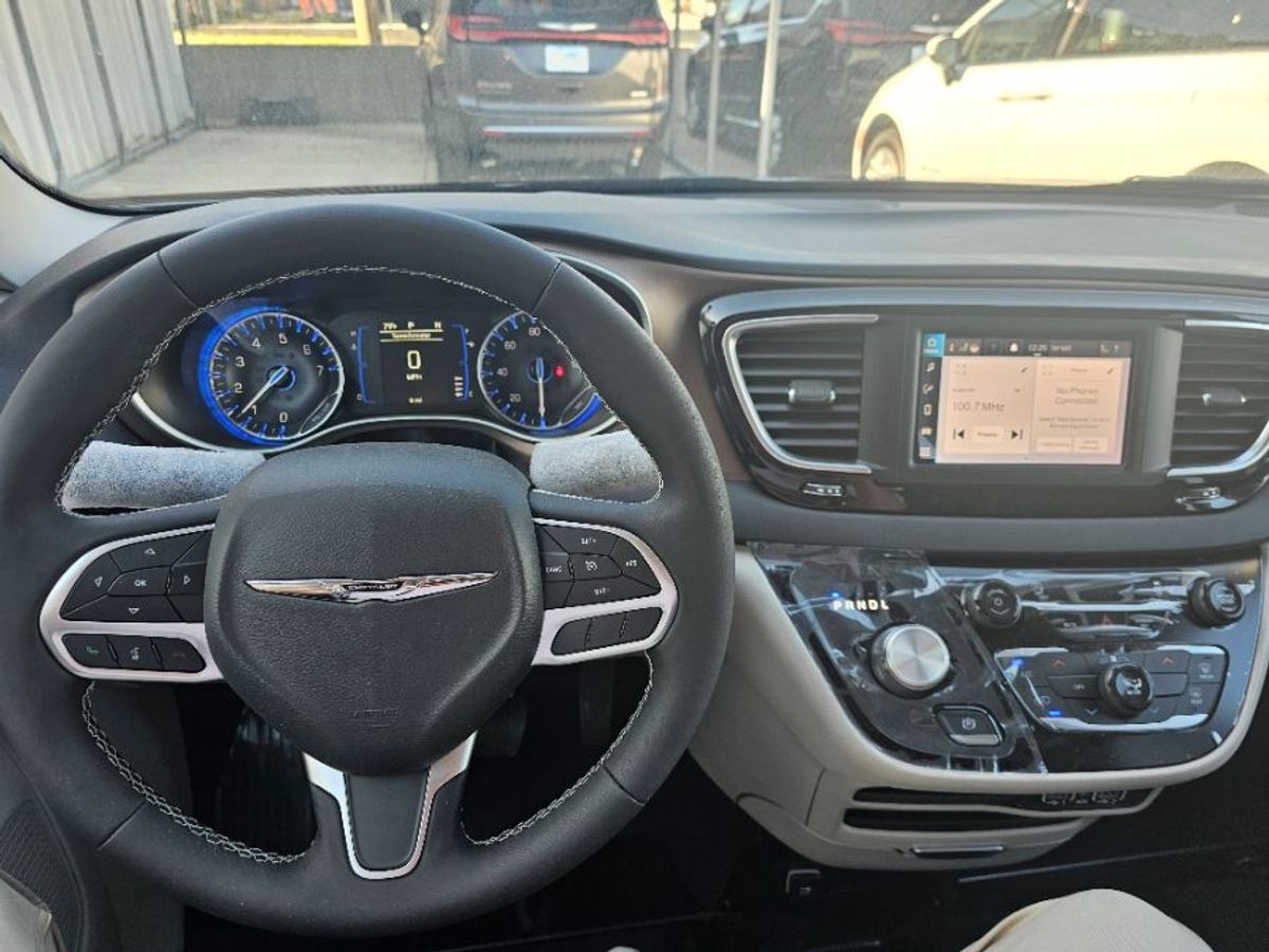 2024 CHRYSLER VOYAGER - Image 6