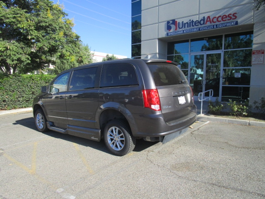 Used 2016 Dodge Grand Caravan SXT - VMI Side Entry Fold Out Automatic Ramp